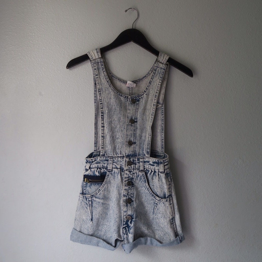 Brandy Melville Acid Wash Light Blue Denim Short Overalls
